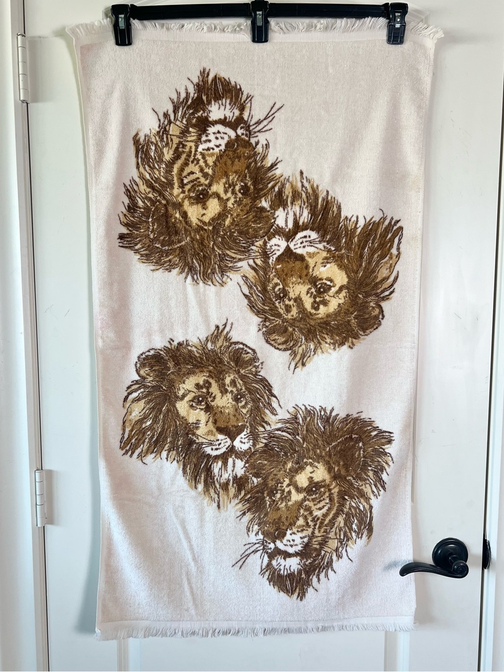 Vintage 1970s Terry Treasure "Simba" Lion Portrait Bath Towel with Fringe